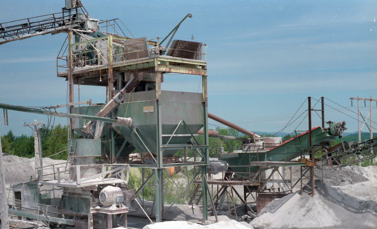 Gravel Pits, Quarries, and Aggregate Crushing and Screening Plants ...